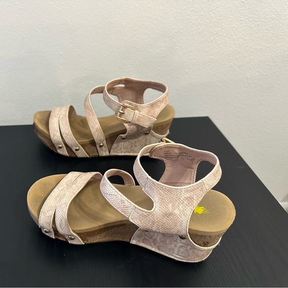 Volatile Euphoria Blush Snake Print Wedges - Picture 3 of 10